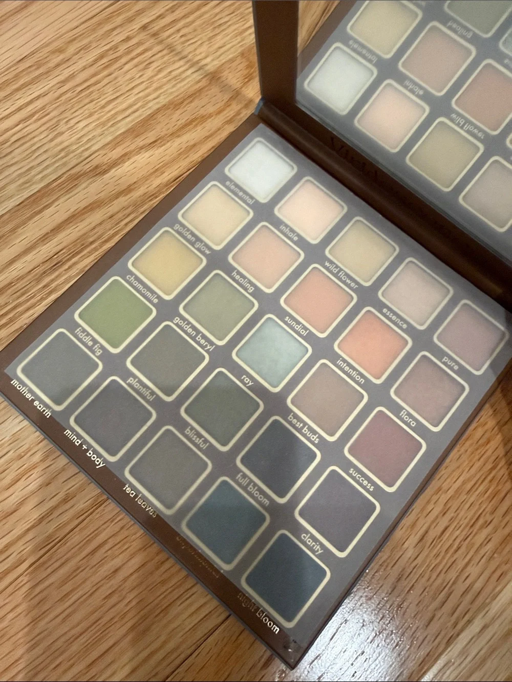 Kara beauty Viridescence 25 eyeshadow palette New